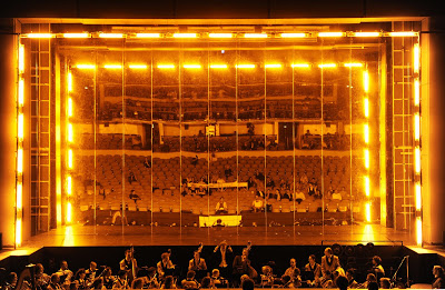 Il_Tempo_del_Postino___Olafur_Eliasson,_Echo_House_(Generalprobe),_Photo__Peter_Schnetz_aaaaaaaaaaatsve