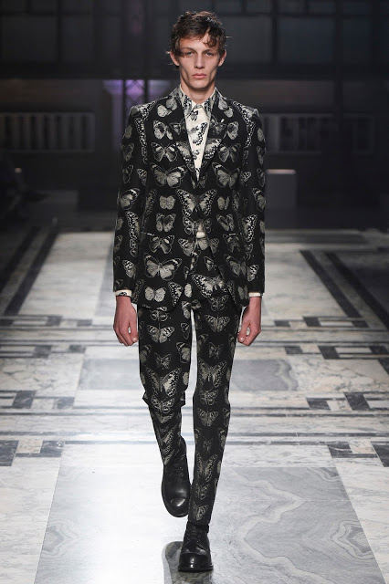 Alexander-McQueen-Men-Fall-2016-2