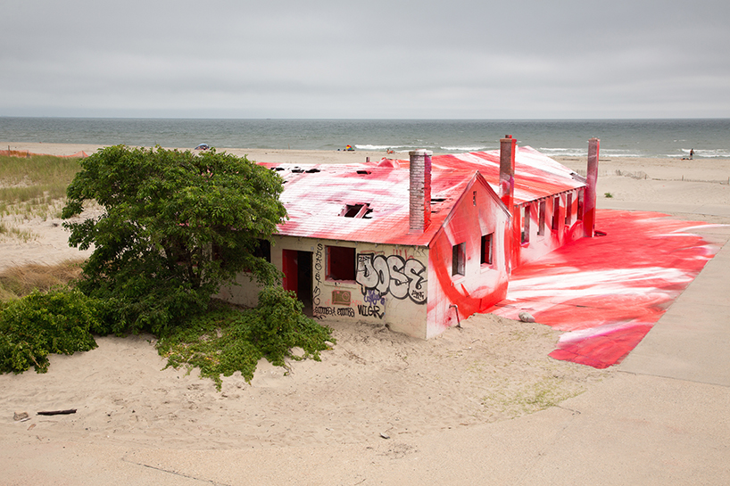 katharina-grosse-moma-ps1-rockway-installation-designboom-054