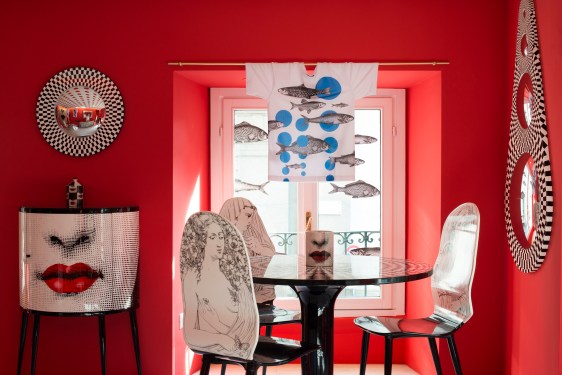 comme-des-garcons-at-fornasetti-store-04