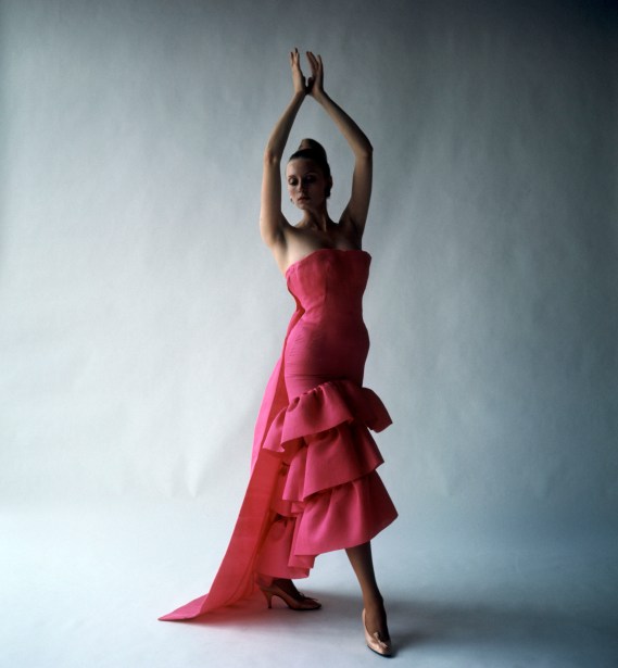flamenco-style-evening-dress-cristobal-balenciaga-paris-1961-photograph-by-cecil-beaton-1971-cecil-beaton-studio-archive-at-sothebys