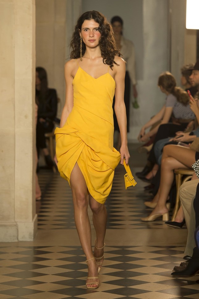 43_jacquemus_ss18_pfw_jpg_8833_north_1382x_black
