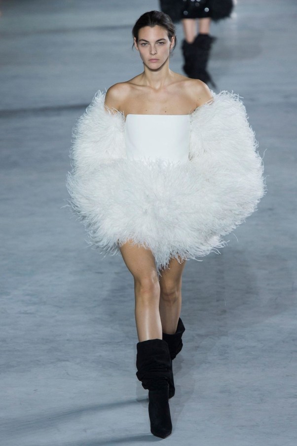 kim_1343_jpg_3134_north_1382x_black