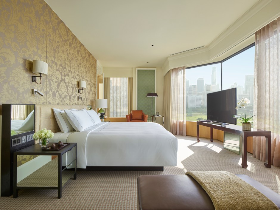 Grand Hyatt Erawan Bangkok_Erawan Suite Bedroom