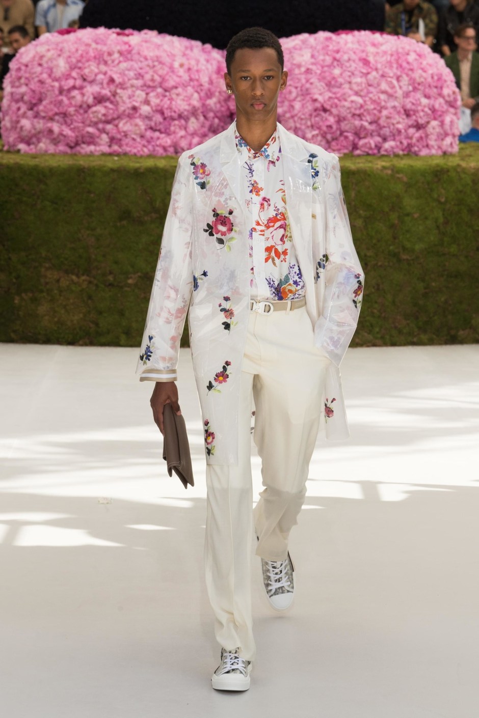 _dio0681_jpg_3142_north_1382x_black