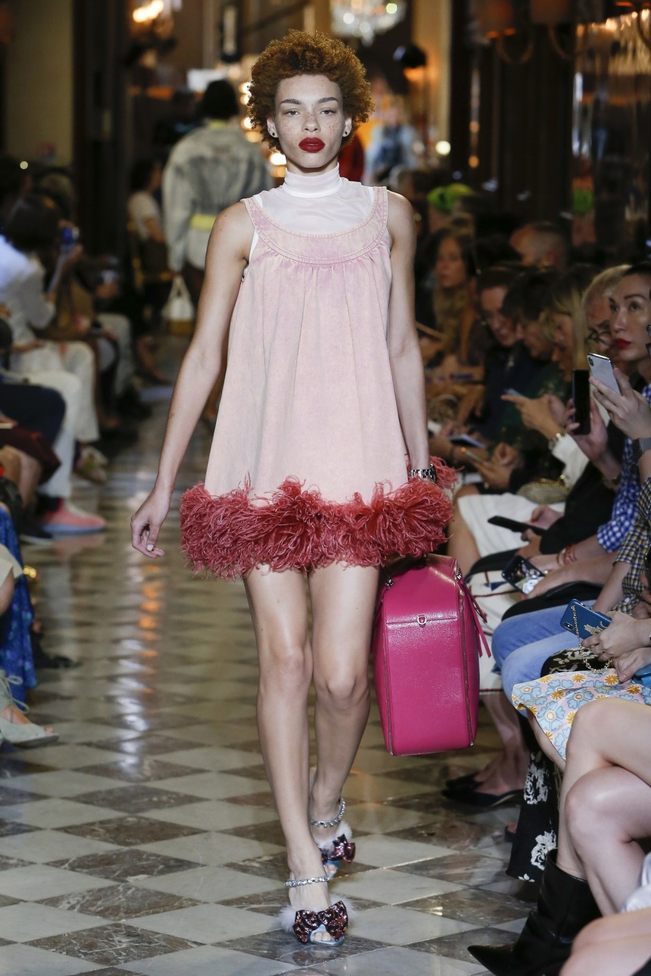 _mon0603_jpg_8312_north_1382x_black