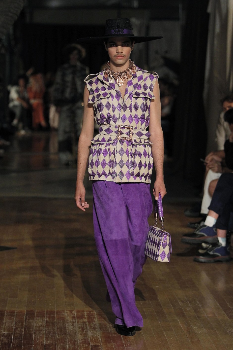 palomospain_26_jpg_2192_north_1382x_black