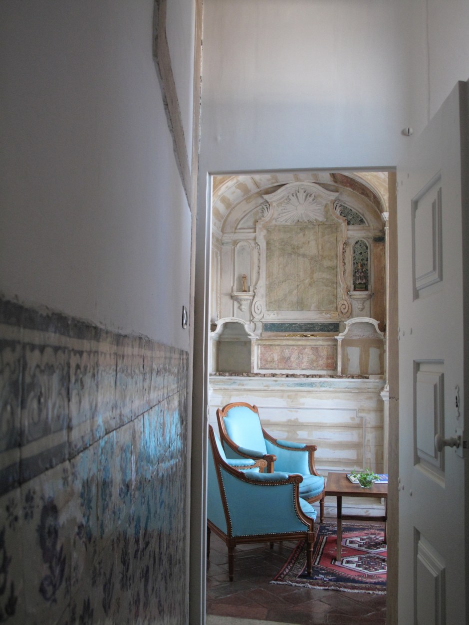 Hall passage from the Music Room to the Chapel © courtesy of Palacio Belmonte
