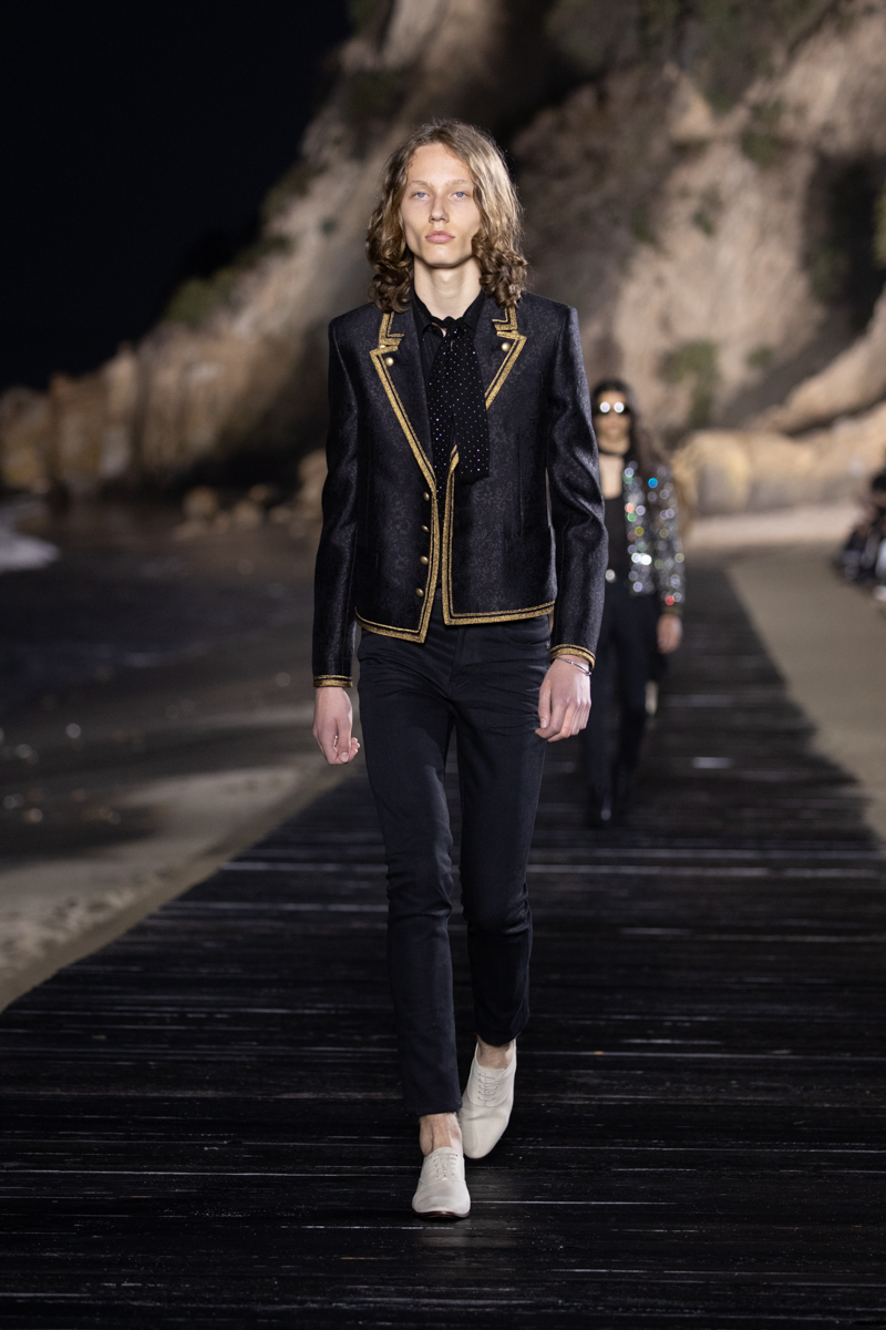 SAINT LAURENT_MEN_SS20_RUNWAY_42_LR